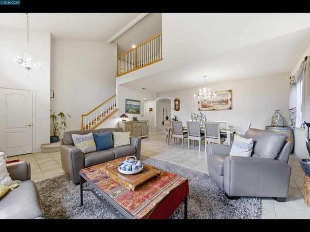 835 Meadow View Dr, Richmond, CA 94806