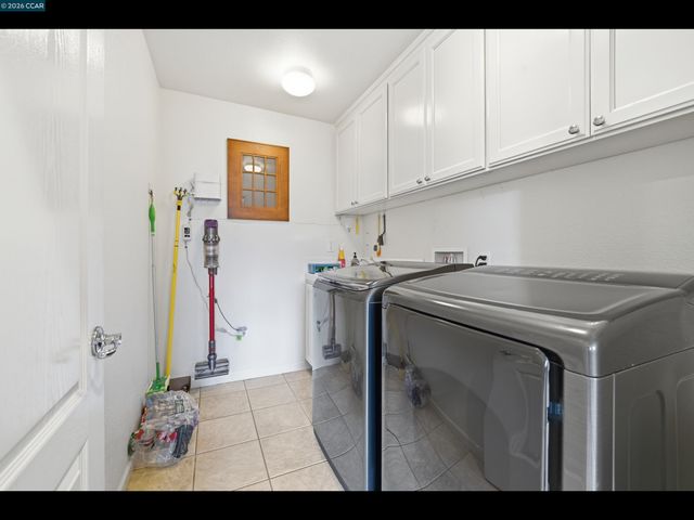 835 Meadow View Dr, Richmond, CA 94806