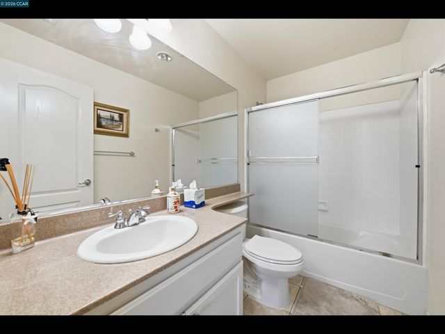 835 Meadow View Dr, Richmond, CA 94806