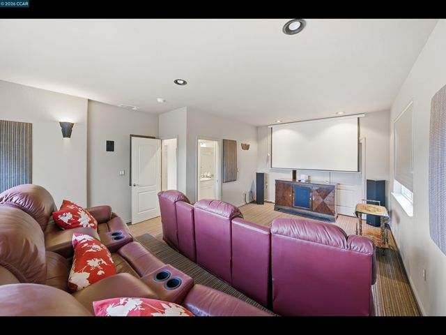 835 Meadow View Dr, Richmond, CA 94806