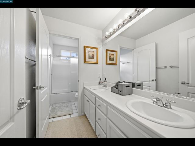 835 Meadow View Dr, Richmond, CA 94806