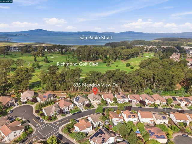 835 Meadow View Dr, Richmond, CA 94806