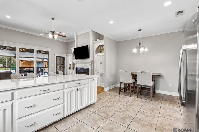 14169 Twelve Oaks Dr, Walker, LA 70785