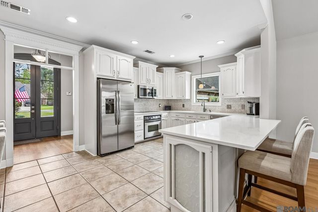 14169 Twelve Oaks Dr, Walker, LA 70785