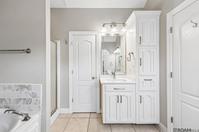 14169 Twelve Oaks Dr, Walker, LA 70785