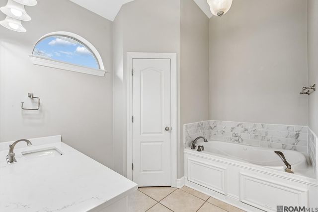 14169 Twelve Oaks Dr, Walker, LA 70785