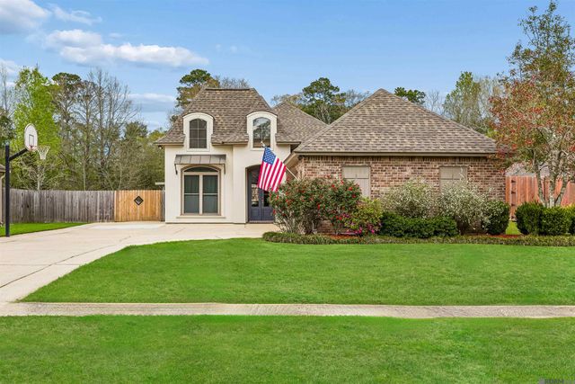 14169 Twelve Oaks Dr, Walker, LA 70785