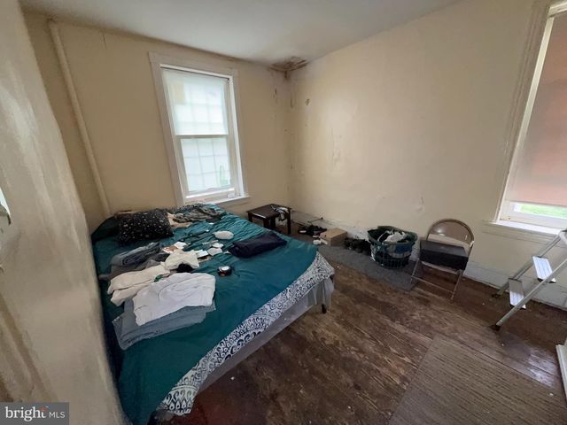 216 E MARSHALL ST, Norristown, PA 19401