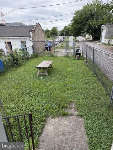 216 E MARSHALL ST, Norristown, PA 19401