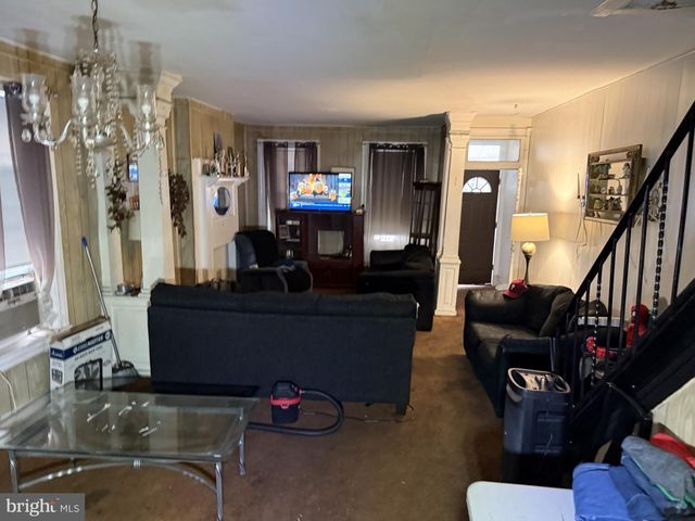 216 E MARSHALL ST, Norristown, PA 19401