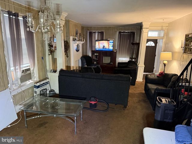 216 E MARSHALL ST, Norristown, PA 19401