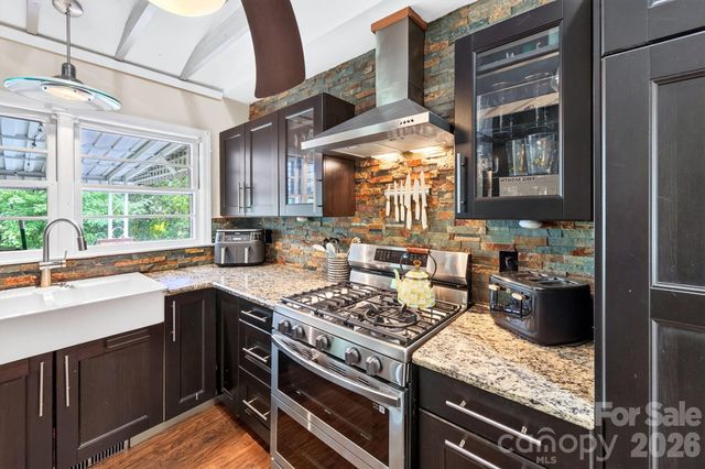 109 Wilshire Drive, Asheville, NC 28806