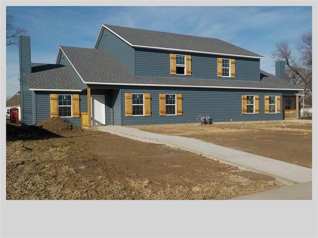 1102-1104 W 10th Street, Coffeyville, KS 67337