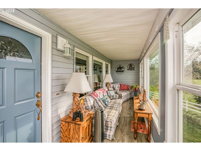 35364 SEARLS Ln, Astoria, OR 97103