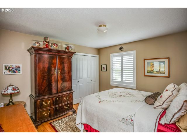 35364 SEARLS Ln, Astoria, OR 97103