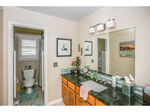 35364 SEARLS Ln, Astoria, OR 97103