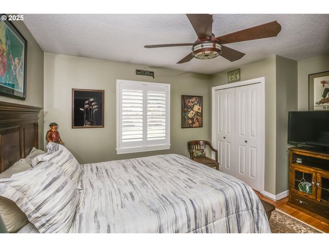 35364 SEARLS Ln, Astoria, OR 97103