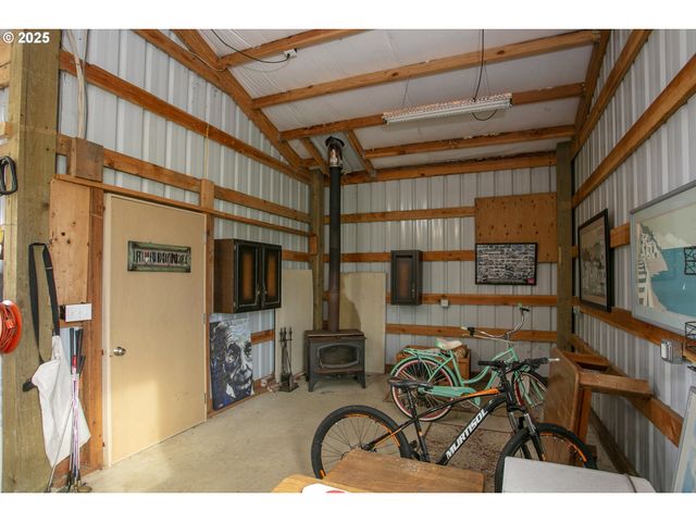 35364 SEARLS Ln, Astoria, OR 97103