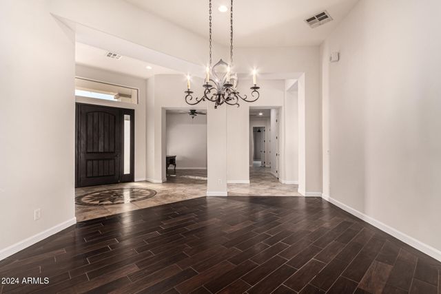 9246 W MOLLY Lane, Peoria, AZ 85383