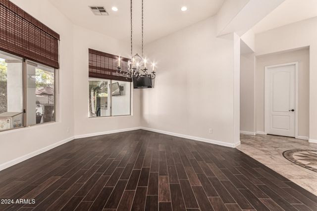 9246 W MOLLY Lane, Peoria, AZ 85383