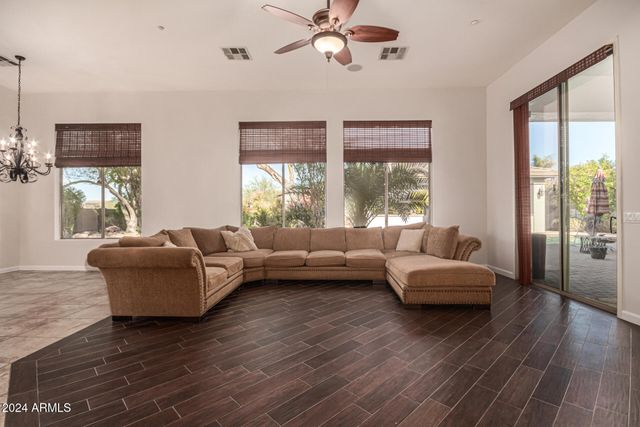 9246 W MOLLY Lane, Peoria, AZ 85383