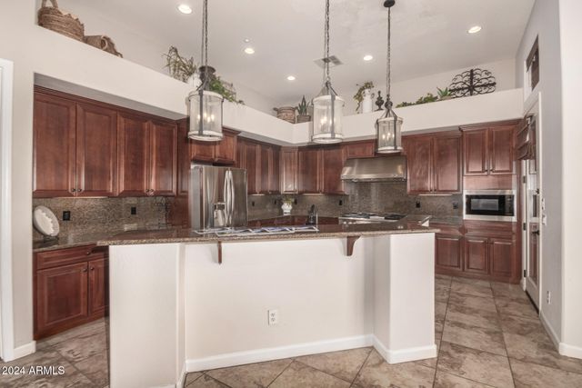 9246 W MOLLY Lane, Peoria, AZ 85383