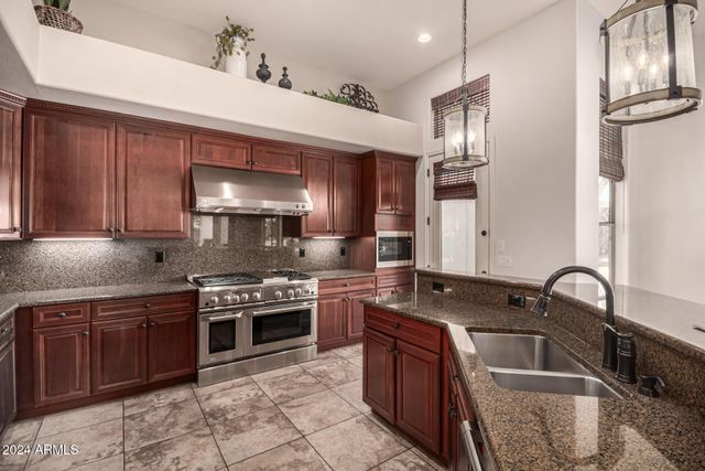 9246 W MOLLY Lane, Peoria, AZ 85383