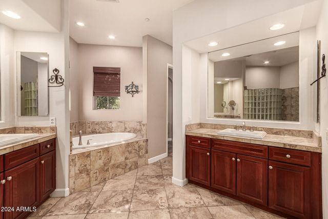 9246 W MOLLY Lane, Peoria, AZ 85383