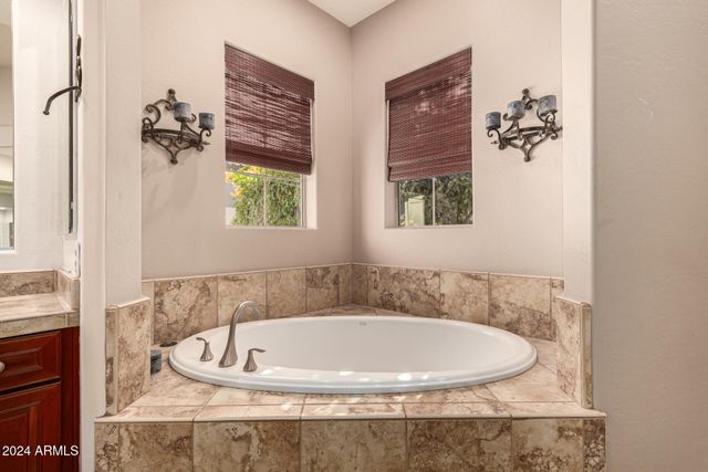 9246 W MOLLY Lane, Peoria, AZ 85383