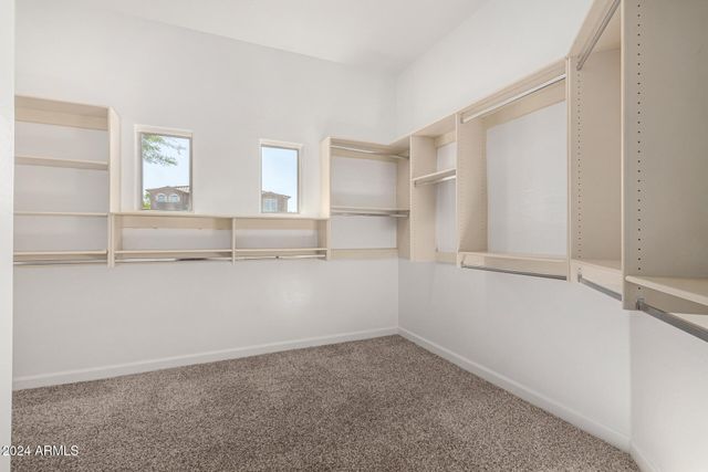 9246 W MOLLY Lane, Peoria, AZ 85383