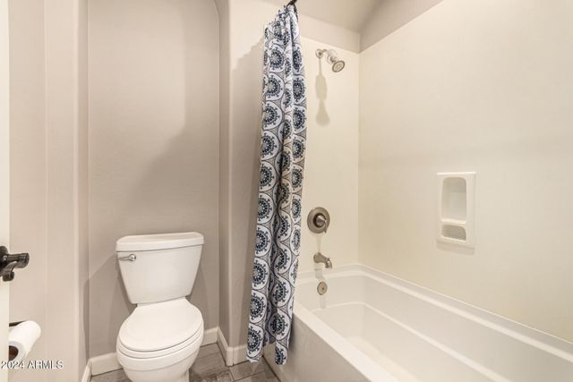 9246 W MOLLY Lane, Peoria, AZ 85383