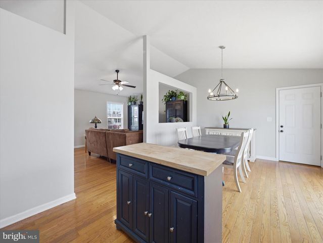 1678 BEECH LN, Hanover, PA 17331