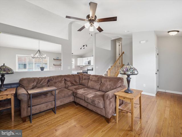 1678 BEECH LN, Hanover, PA 17331