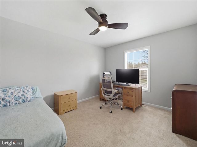 1678 BEECH LN, Hanover, PA 17331