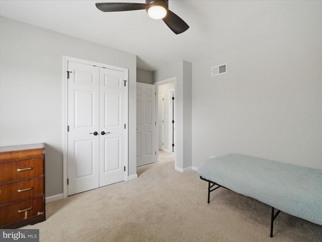 1678 BEECH LN, Hanover, PA 17331