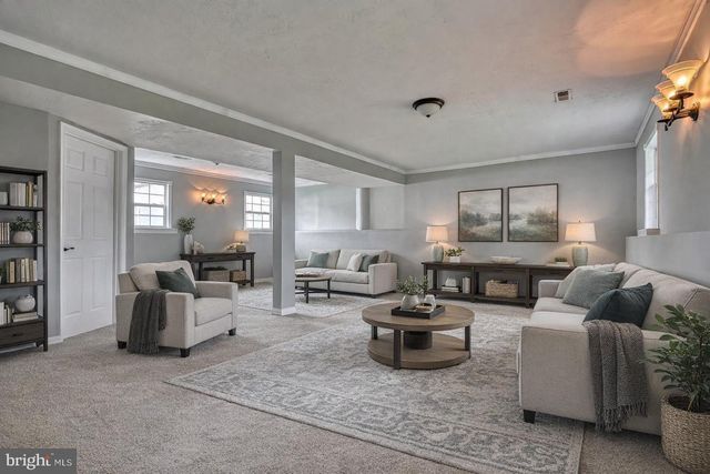 1678 BEECH LN, Hanover, PA 17331