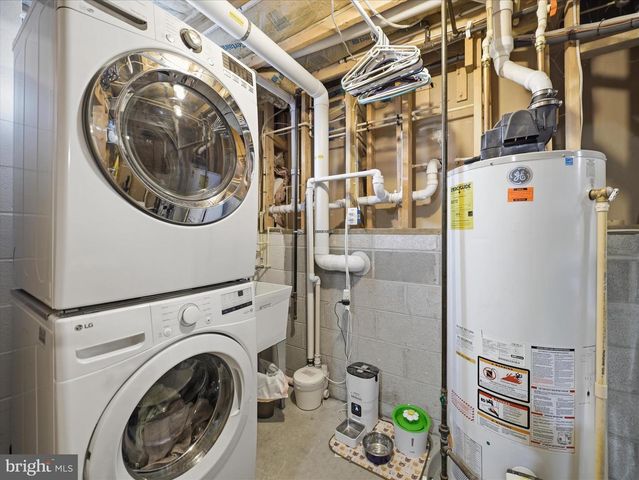 1678 BEECH LN, Hanover, PA 17331