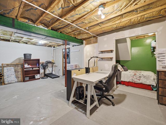 1678 BEECH LN, Hanover, PA 17331