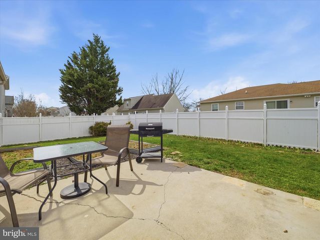 1678 BEECH LN, Hanover, PA 17331