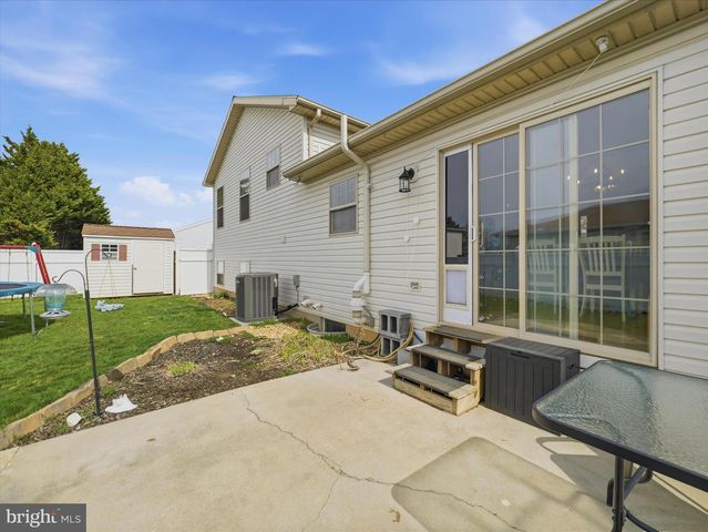 1678 BEECH LN, Hanover, PA 17331