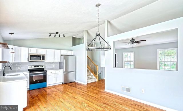 1678 BEECH LN, Hanover, PA 17331