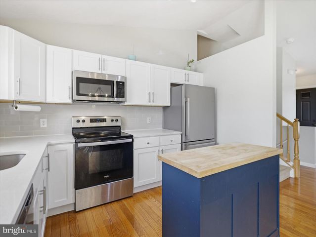 1678 BEECH LN, Hanover, PA 17331