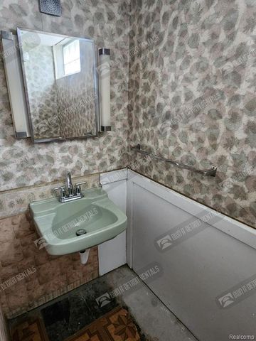 3444 Pardee Avenue, Dearborn, MI 48124