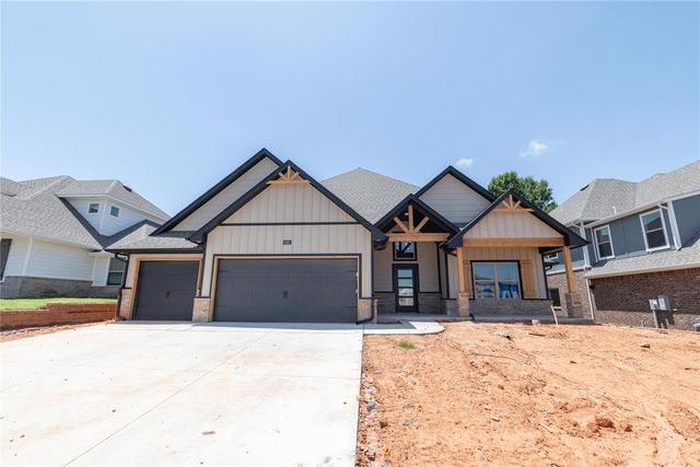 3305 Broadmoore Drive, Moore, OK 73160