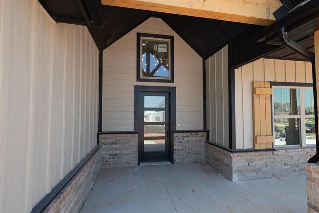 3305 Broadmoore Drive, Moore, OK 73160