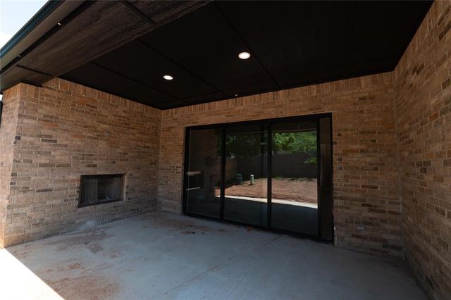 3305 Broadmoore Drive, Moore, OK 73160