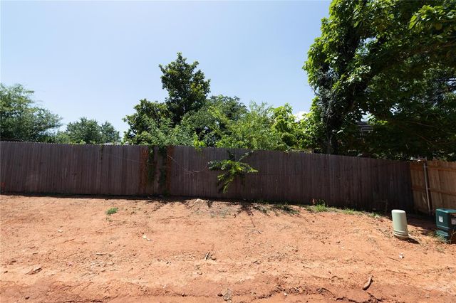 3305 Broadmoore Drive, Moore, OK 73160