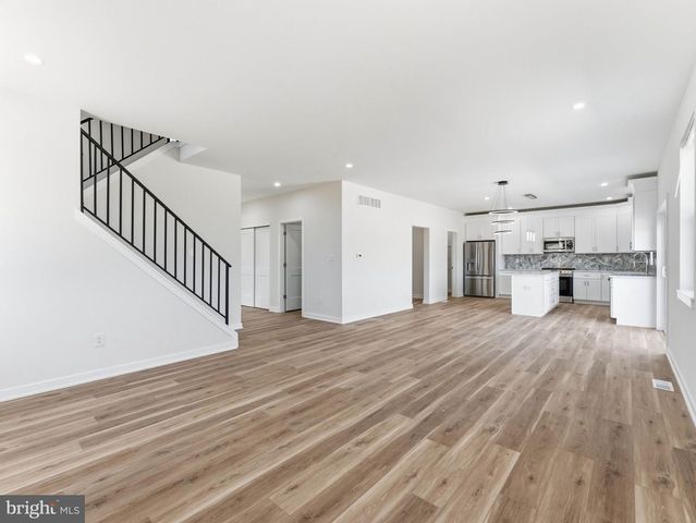 401 OLD FORKS RD, Hammonton, NJ 08037