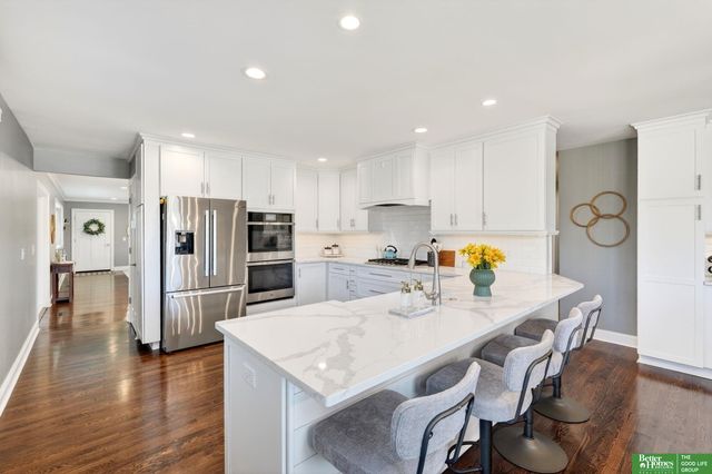 11930 Woolworth Avenue, Omaha, NE 68144