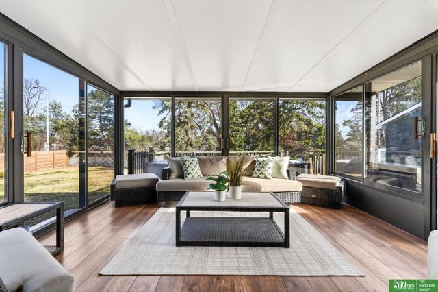 11930 Woolworth Avenue, Omaha, NE 68144